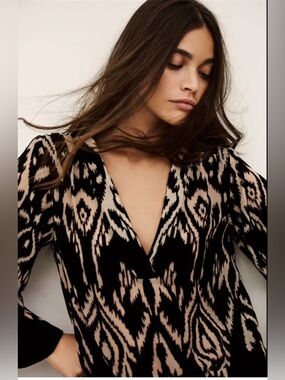 ba&sh Black and Cream Arriet V-Neck Blouse Size L NWT $365